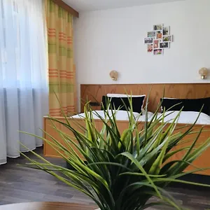 Anders Hotel